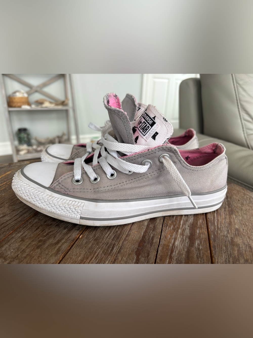 Converse Low Top Sneakers Gray with Pink Lining
